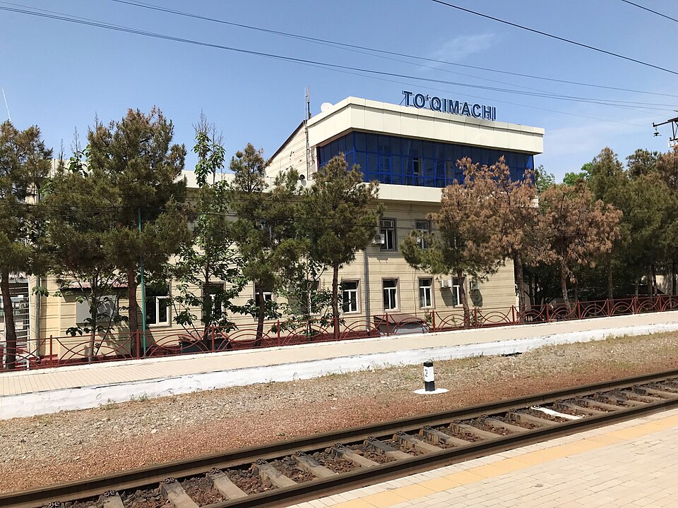 Fayl:タカマチ駅の駅施設.jpg