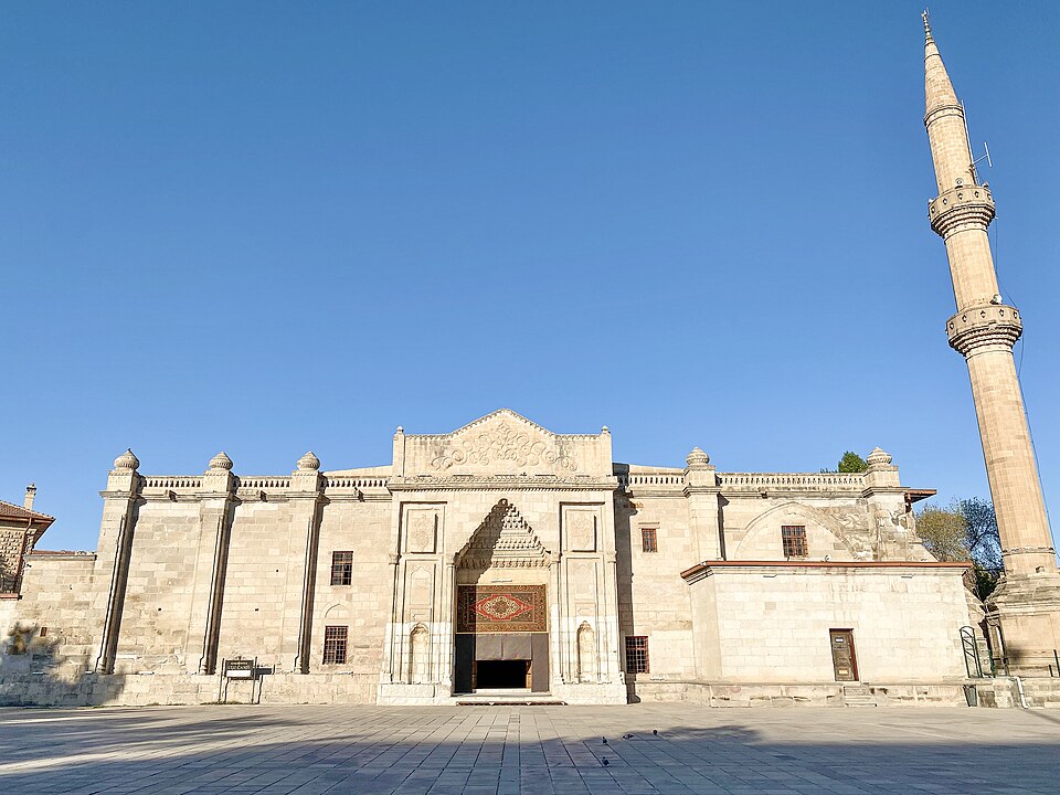 Fayl:AksarayUluMosque.jpg