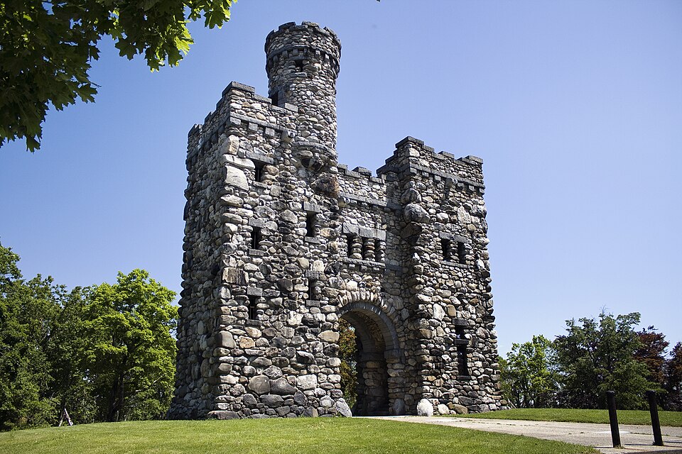 Fayl:Bancroft Tower, 2009.jpg