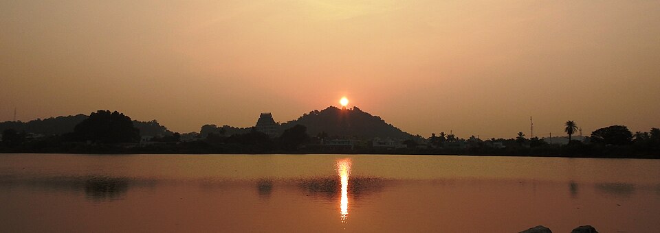 Fayl:Devikapuram-sunset3.jpg