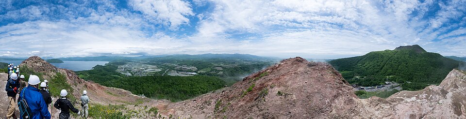 Fayl:From Shōwa-shinzan (35924431674).jpg