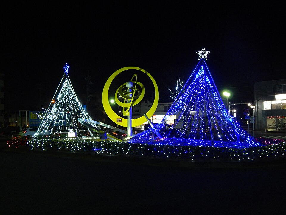 Fayl:Fuso Station illumination(2).jpg