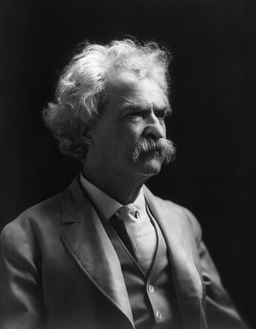 Fayl:Mark Twain 1907.jpg