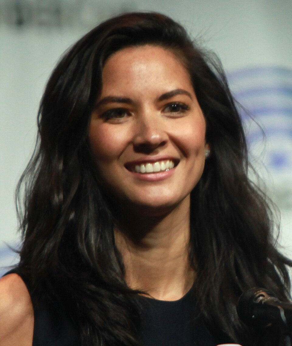 Fayl:Olivia Munn 2014 WonderCon (cropped).jpg