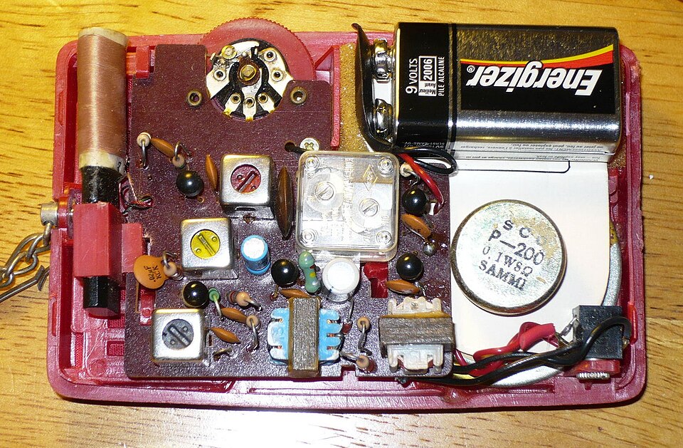 Fayl:Superheterod radio.JPG