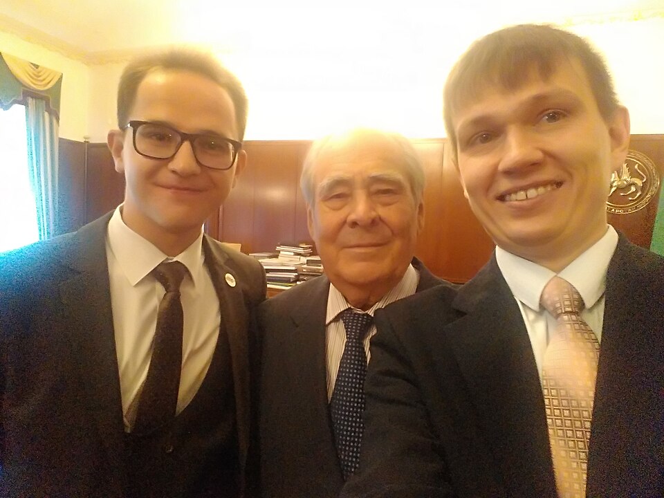 Fayl:Tatarstan Wikimedians Shaimiev 13.jpg