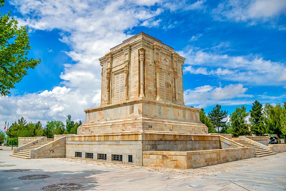 Fayl:Tomb-of-Ferdowsi آرامگاه-فردوسی Davoud-Davoudi 1.jpg