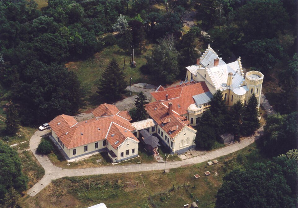 Fayl:Bélmegyer - Palace.jpg