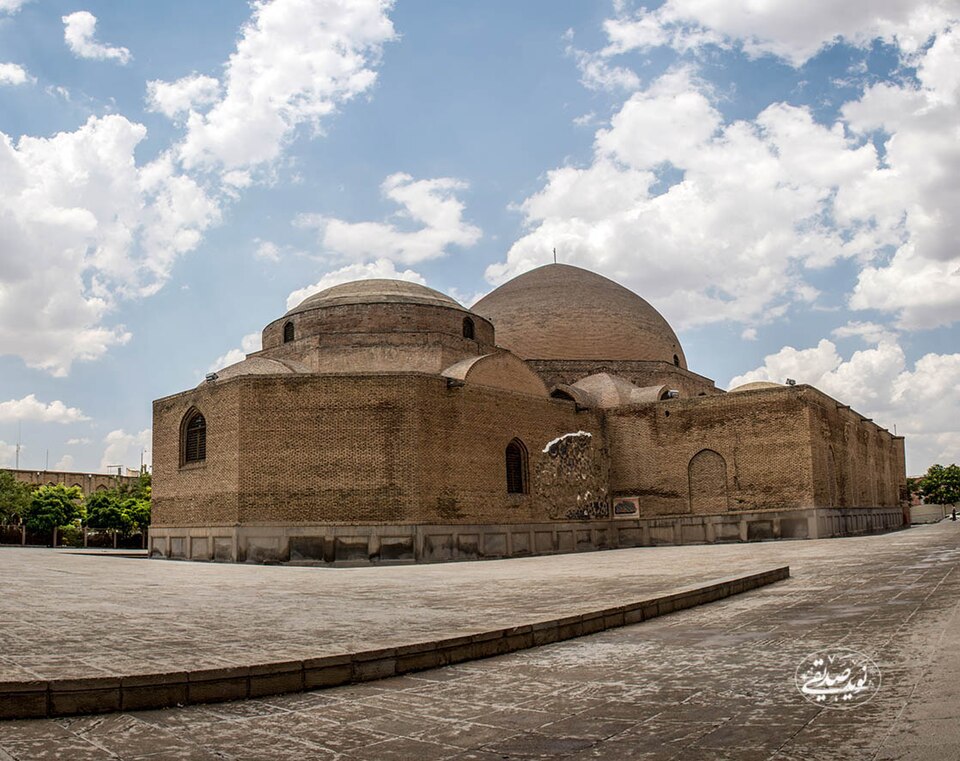 Fayl:Blue Mosque Tabriz.jpg