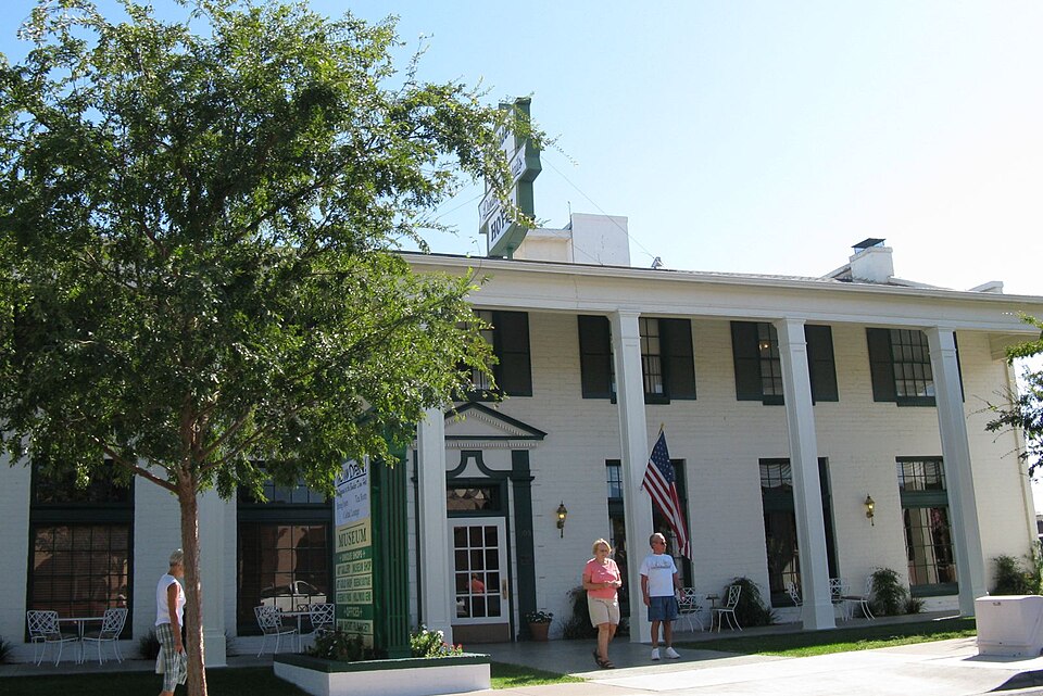 Fayl:Boulder-hotel.jpg
