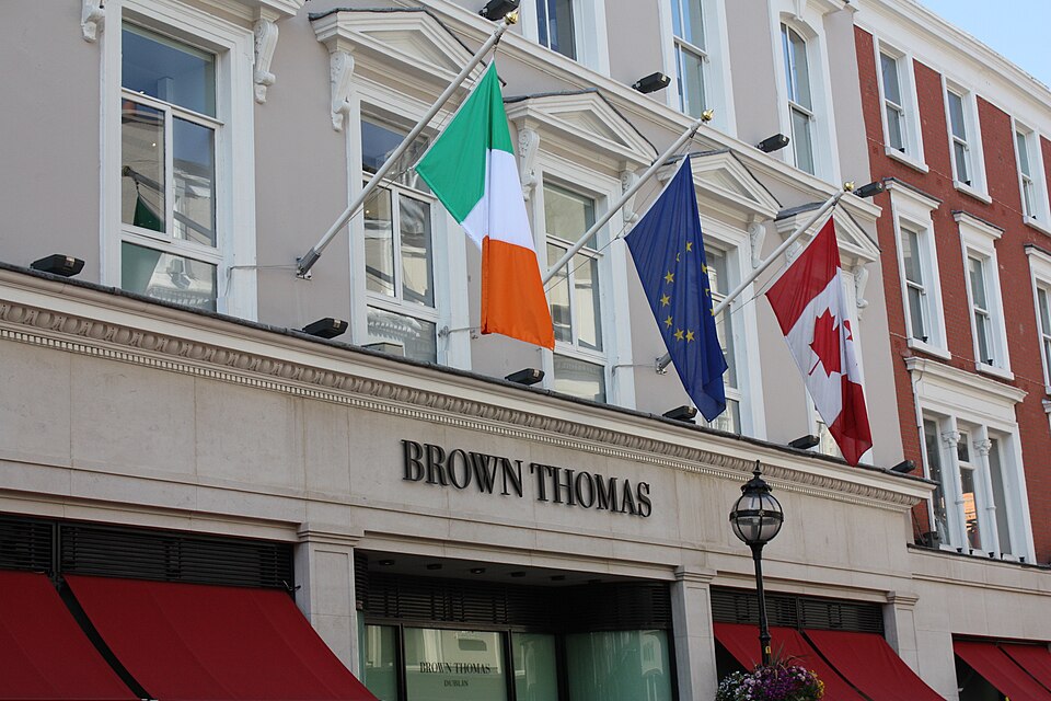Fayl:Brown Thomas Dublin April 2010.jpg