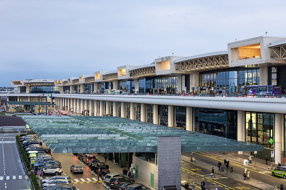 Fayl:Milan malpensa terminal airport.jpg