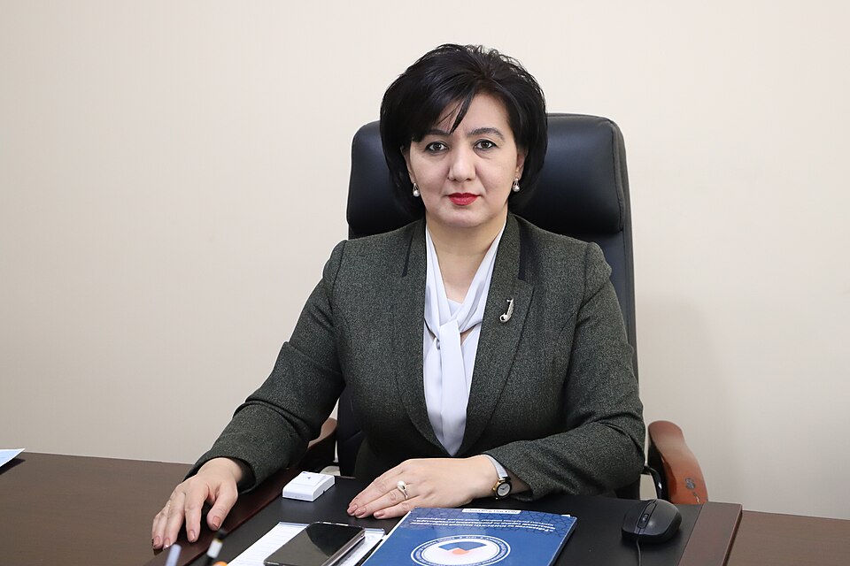 Fayl:Rixsiyeva.jpg