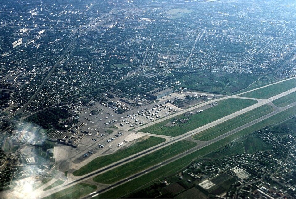 Fayl:Tashkent Airport Wallner.jpg