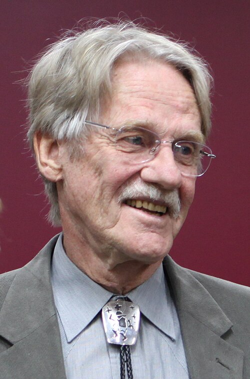 Fayl:Vernon L. Smith 2011.jpg