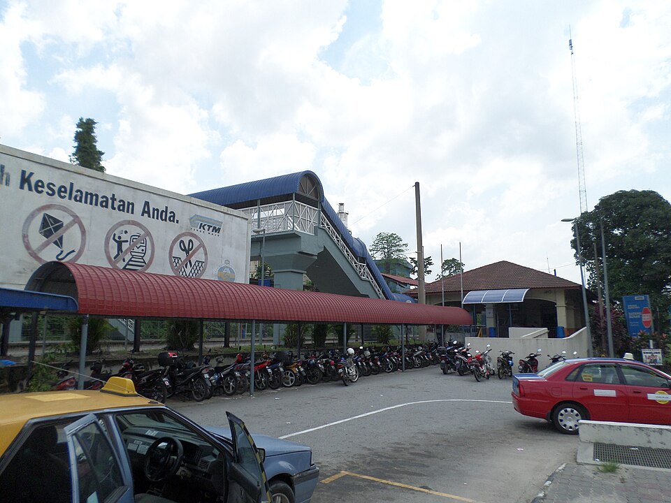 Fayl:Batang Benar Railway Station.JPG