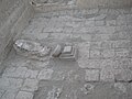Qozoqli-yatqandagi ustun asosi