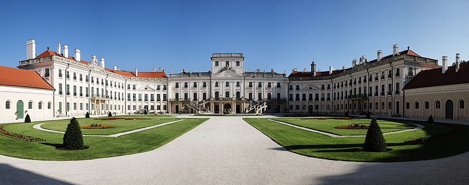 Fayl:Esterházy-kastély (4051. számú műemlék) 2.jpg