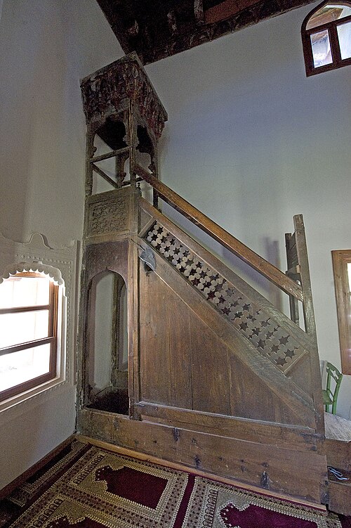 Fayl:Mahmut Bey Mosque 1422.jpg