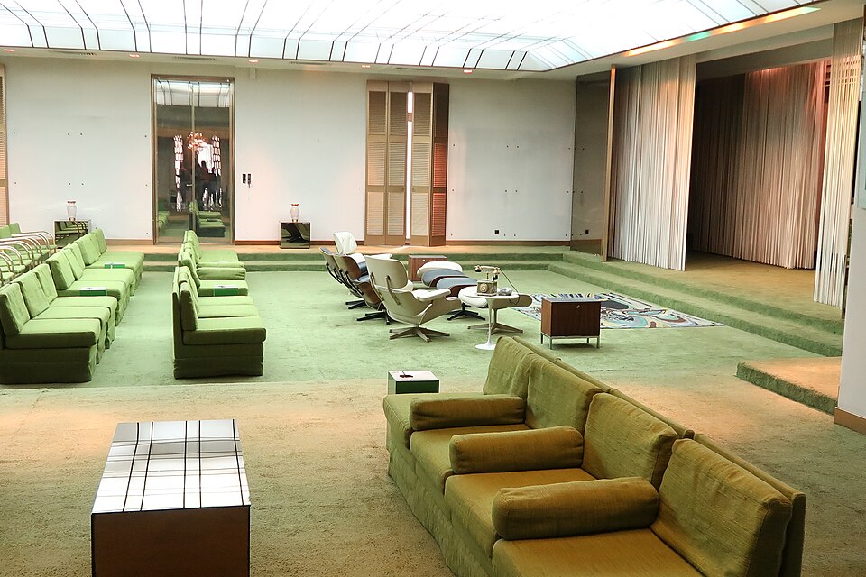 Fayl:Niavaran cinema.jpg