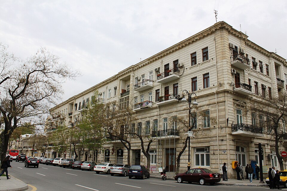 Fayl:Rashid Behbudov Street 2010.jpg