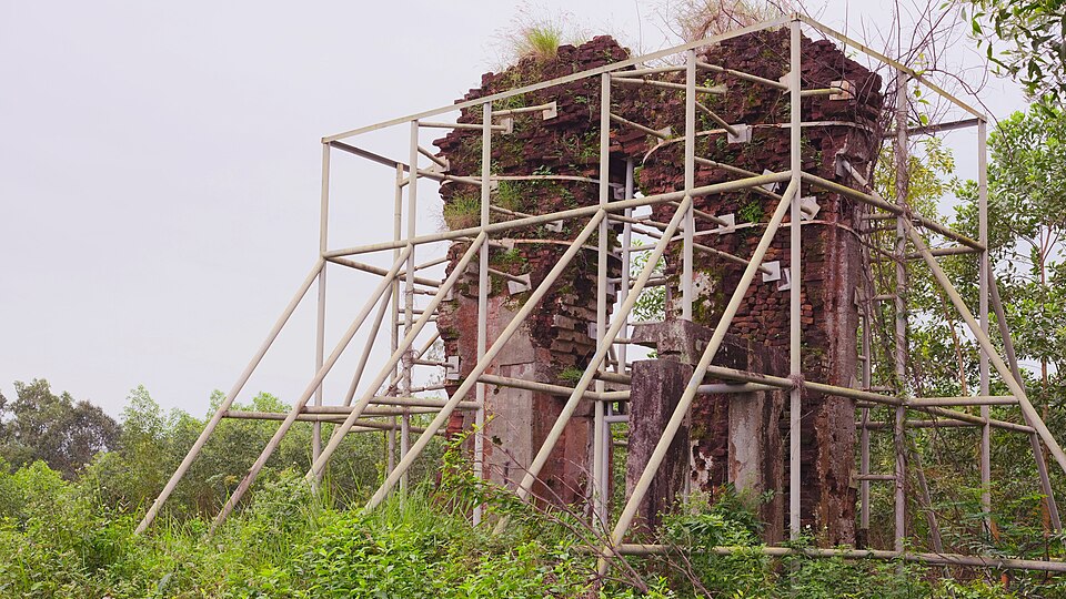 Fayl:Tháp Đồng Dương 2.jpg