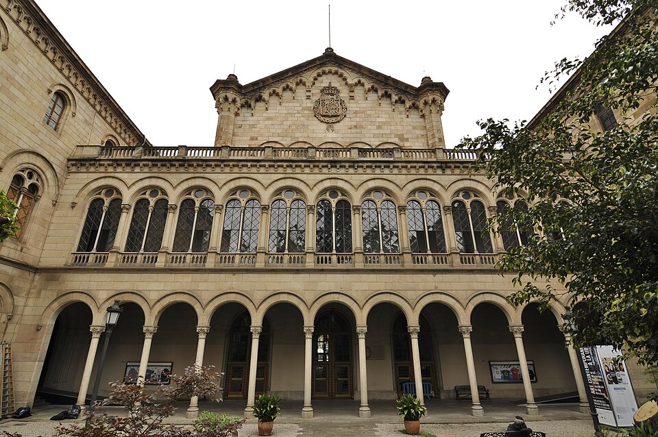 Fayl:UNIVERSIDAD DE BARCELONA (14).JPG
