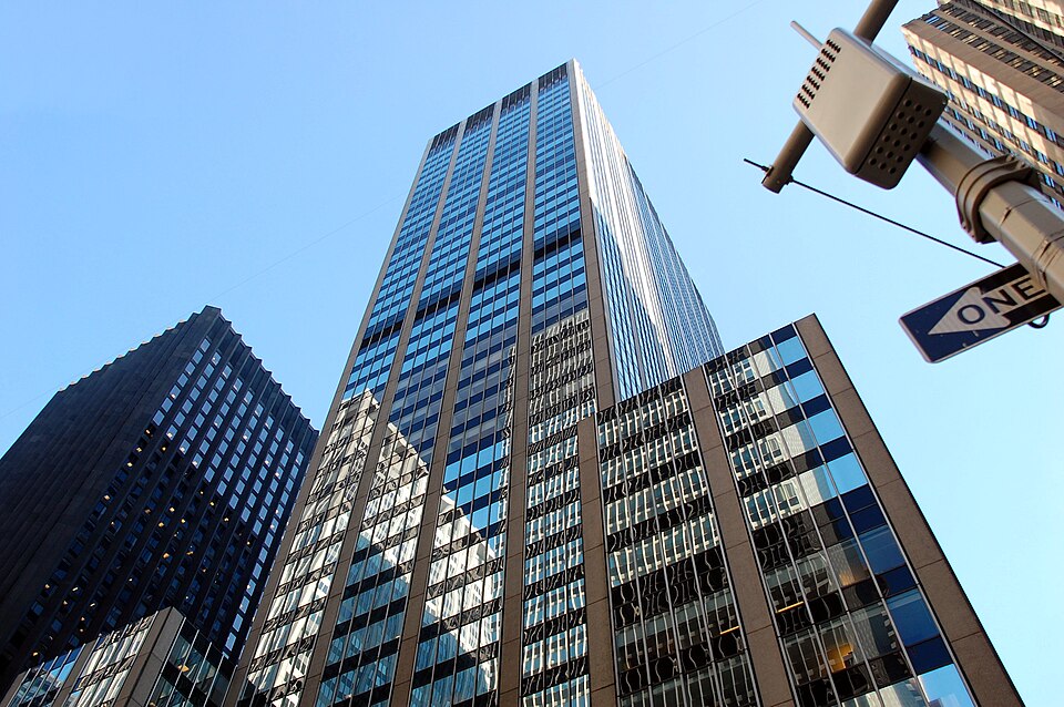 Fayl:1290 Avenue of the Americas.jpg