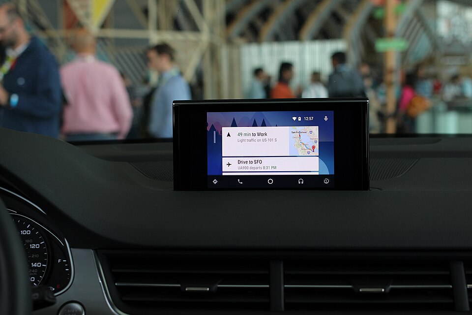 Fayl:Android Auto (18634357025).jpg