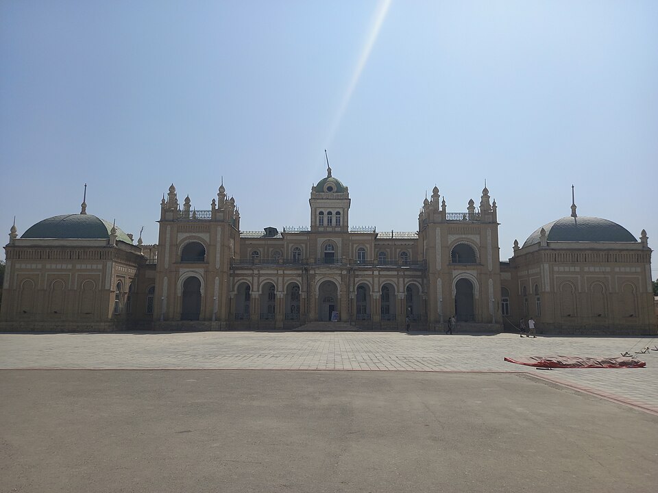 Fayl:Emir palace in Kagan 11.jpg