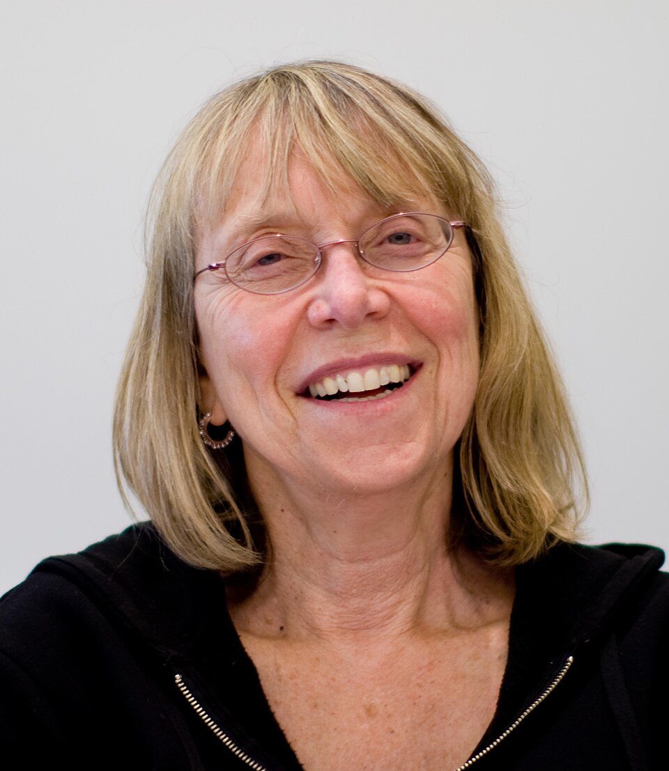 Fayl:Esther Wojcicki (cropped).jpg