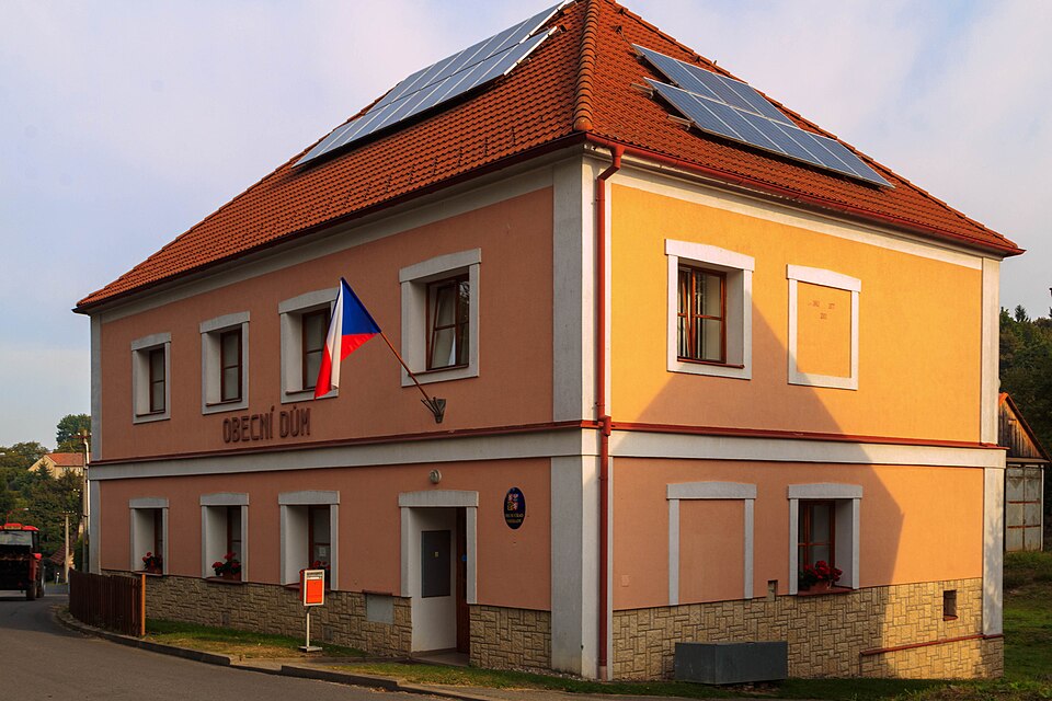Fayl:Voděrady - obecní úřad 01.jpg