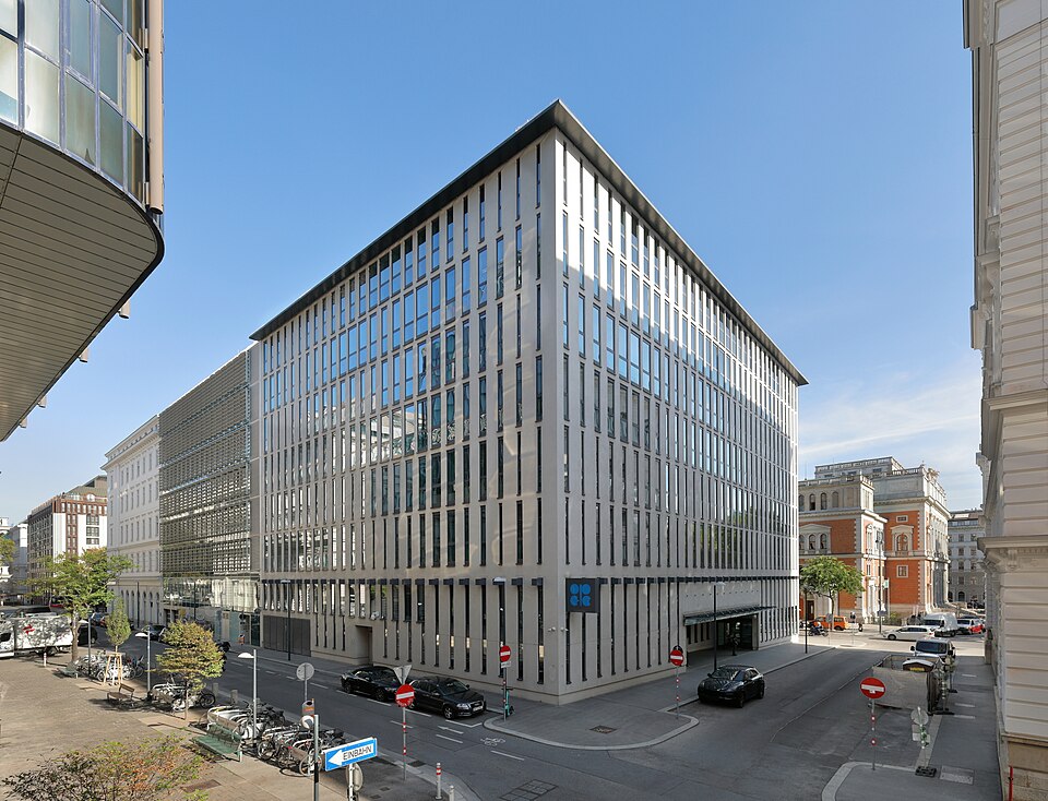 Fayl:Wien - OPEC-Zentrale (a).JPG