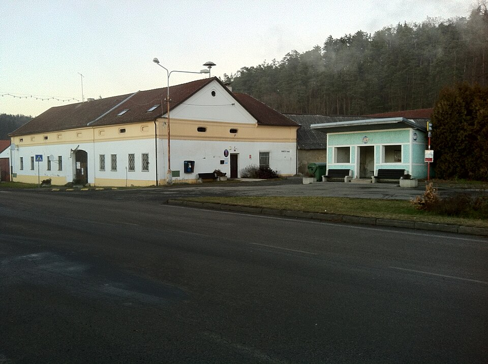 Fayl:Nespeky, úřad m.jpg