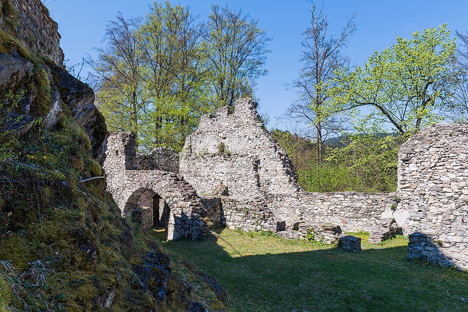 Fayl:Pörtschach Burgruine Leonstein 19042015 2235.jpg