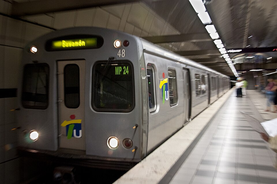 Fayl:Tren Urbano Metro.jpg