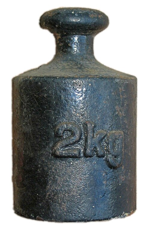Fayl:2kg Gewicht freigeschnitten.jpg