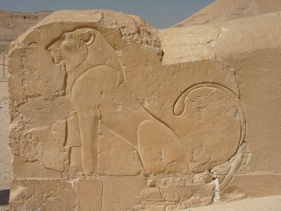 Fayl:Hatshepsut temple22.JPG