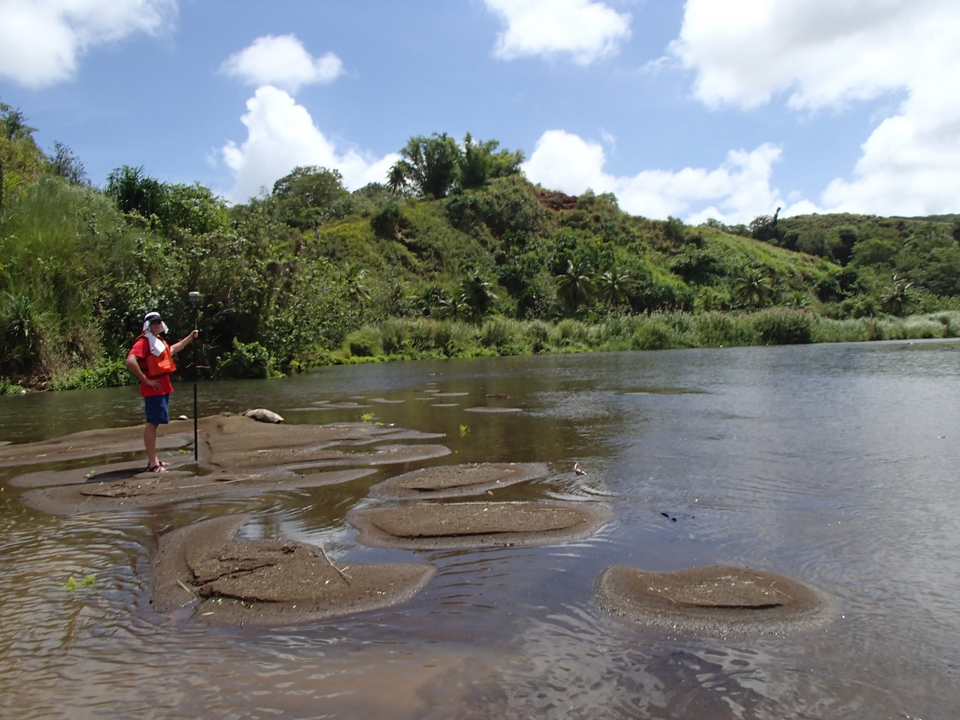 Fayl:Mouth of Imong River, Guam.png