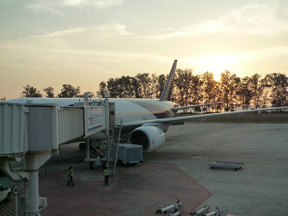 Fayl:PhuketAirport02.jpg