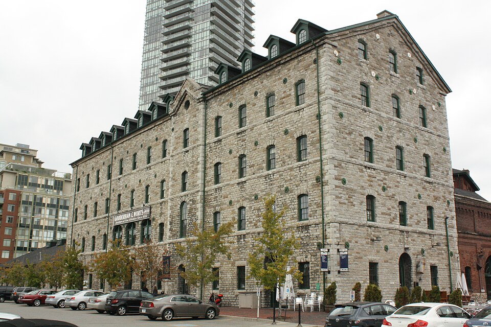 Fayl:Stone distillery.JPG