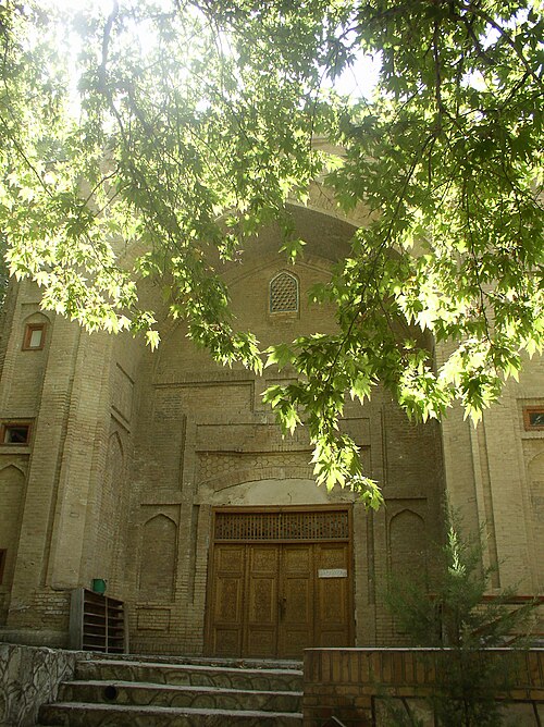 Fayl:Urgut platan grove.JPG