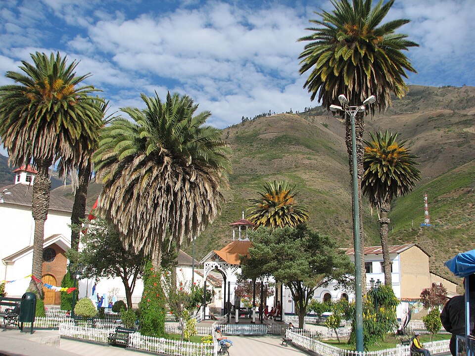 Fayl:Abancay Plaza.jpg