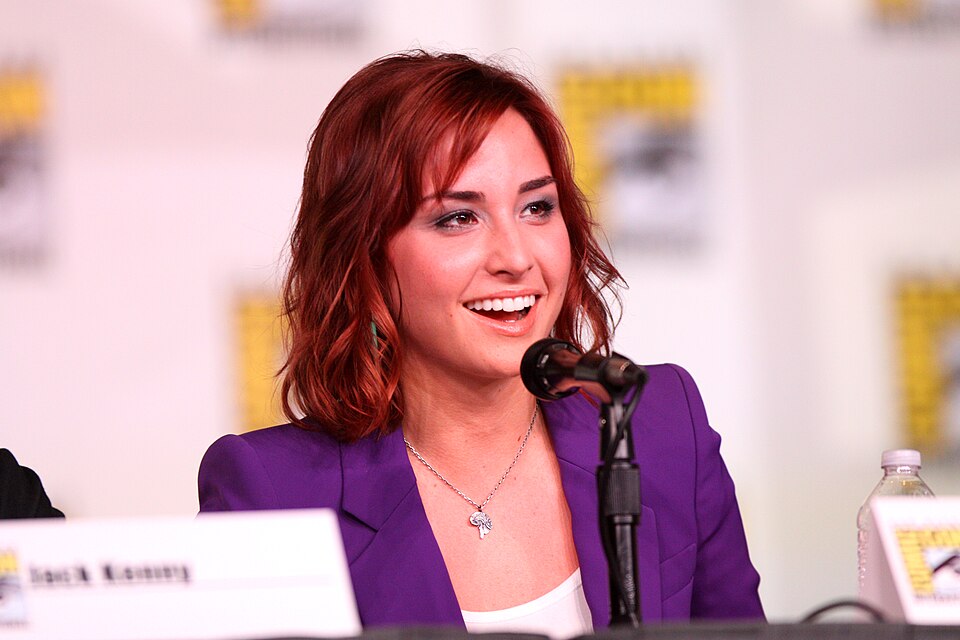 Fayl:Allison Scagliotti (7600035140).jpg