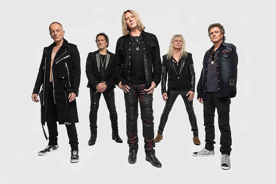 Fayl:Def Leppard 2018.jpg