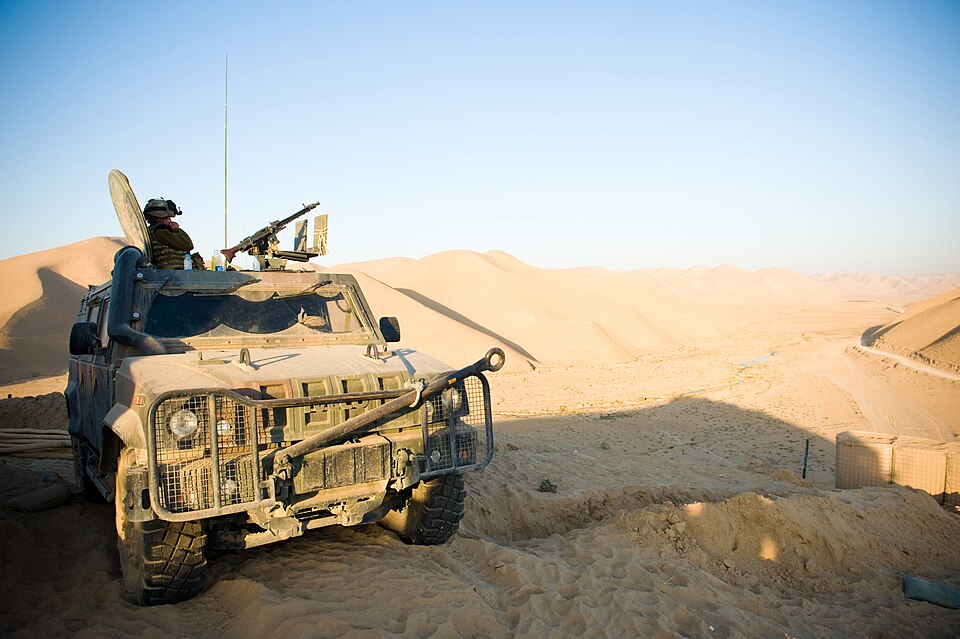 Fayl:Italian army in Afghanistan.jpg
