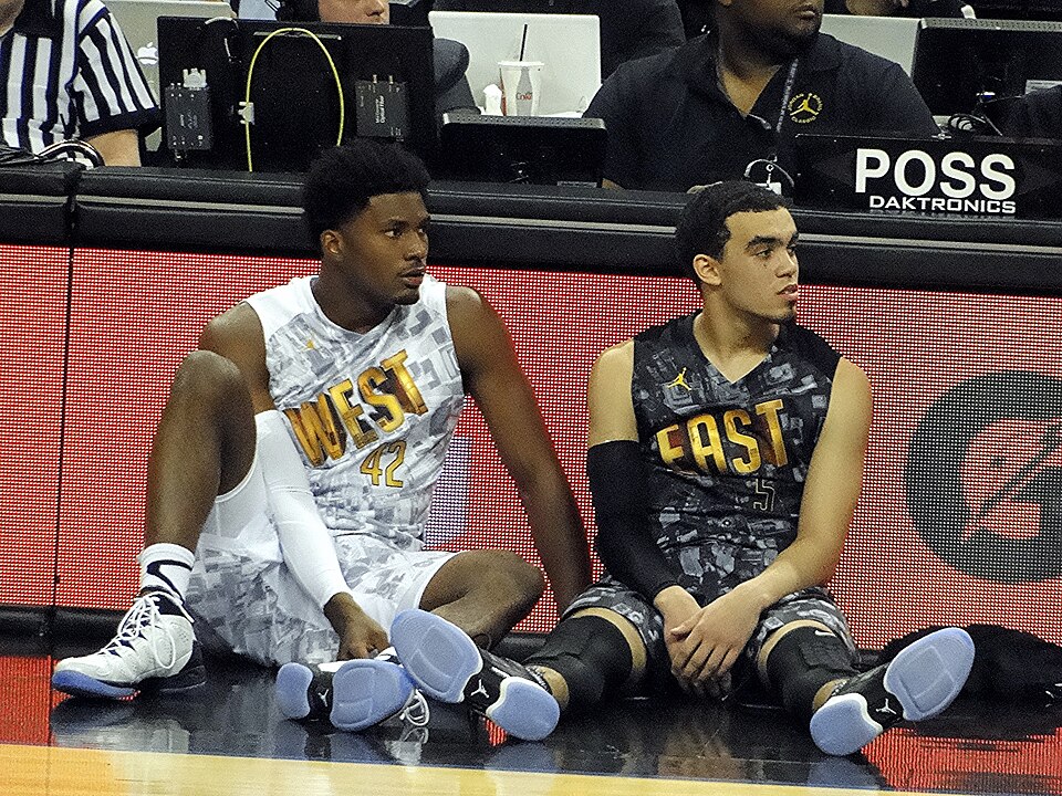 Fayl:Justise Winslow and Tyus Jones.jpg