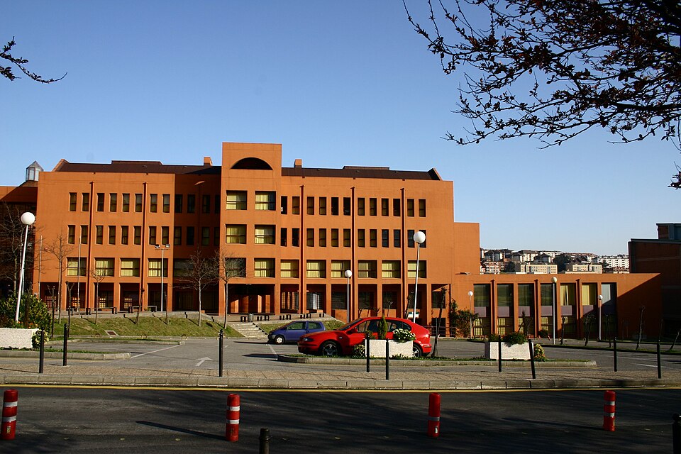 Fayl:Santander.Universidad.Edificio.Interfacultativo.jpg