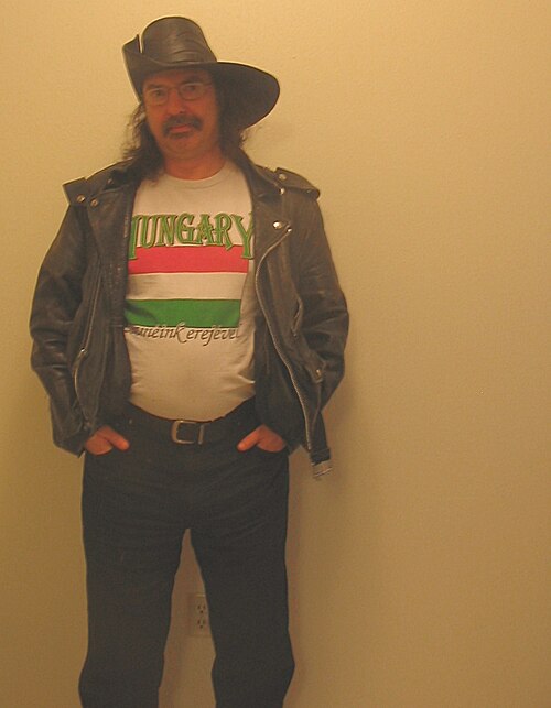 Fayl:Steven-Brust.jpg