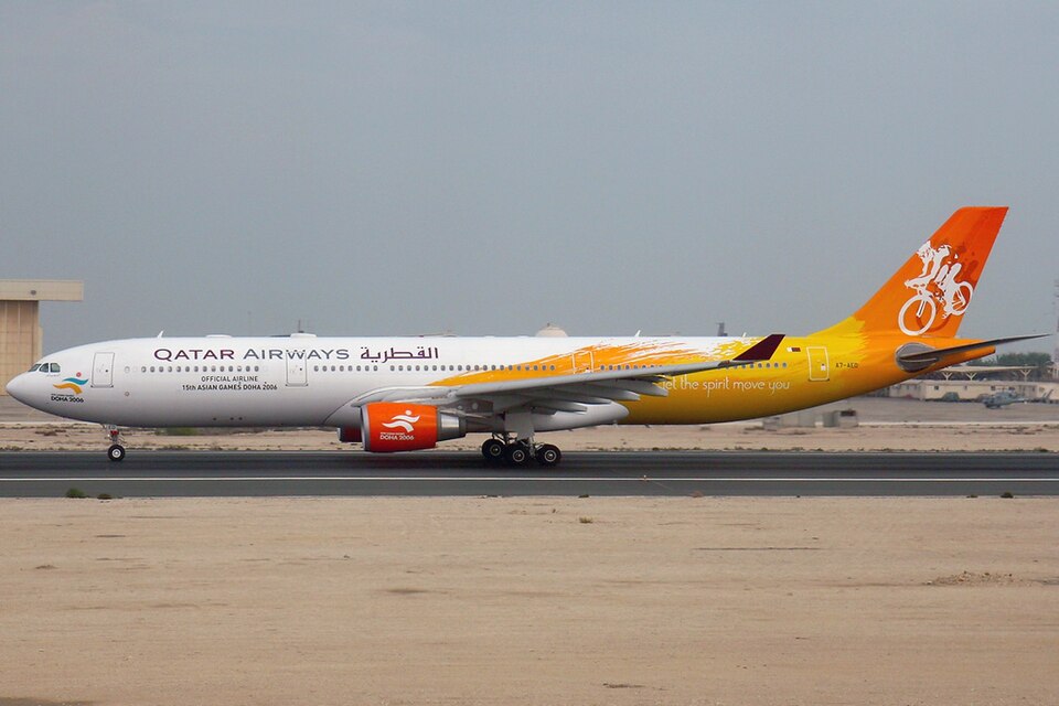 Fayl:Airbus A330-302, Qatar Airways AN1154878.jpg